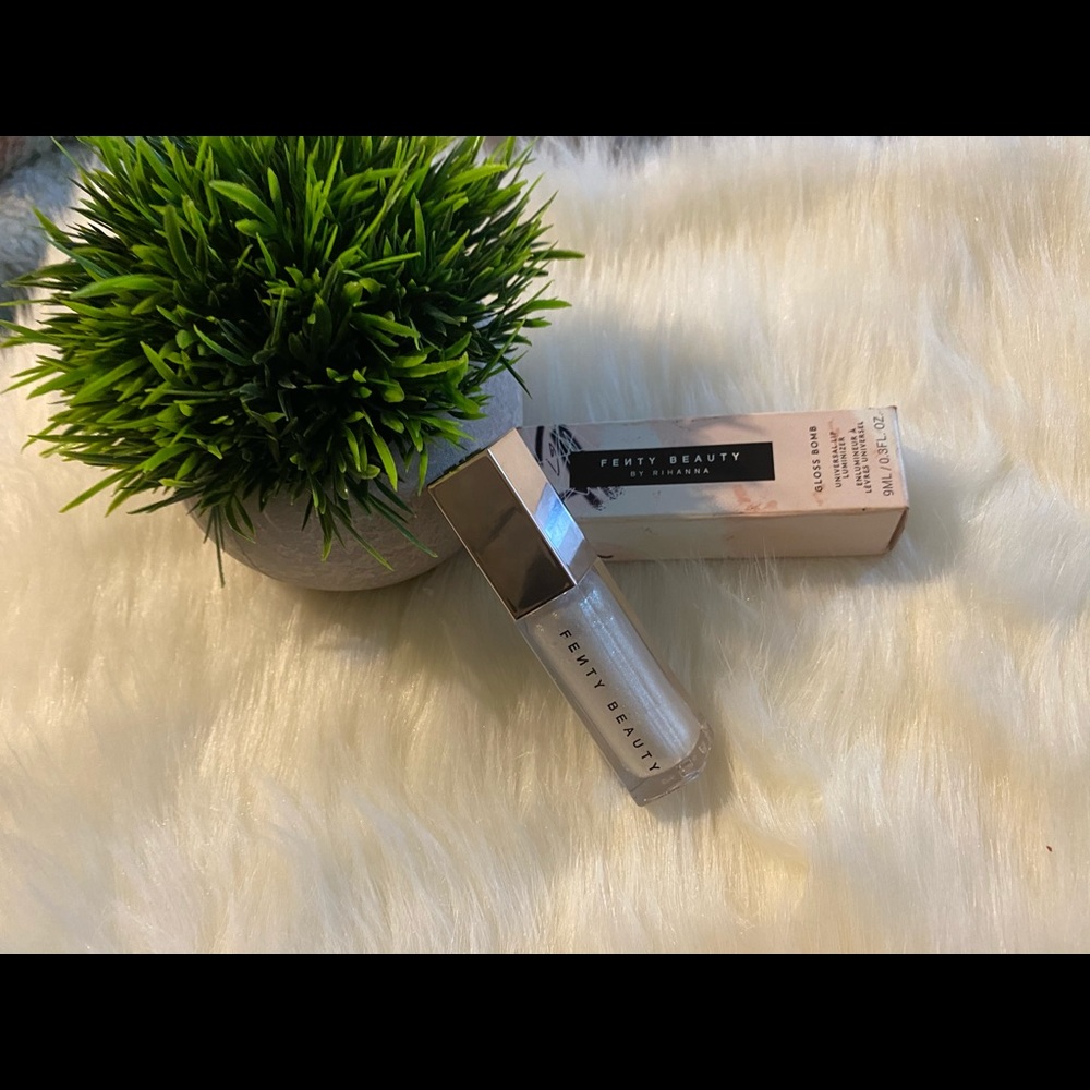 Fenty Beauty Gloss Bomb